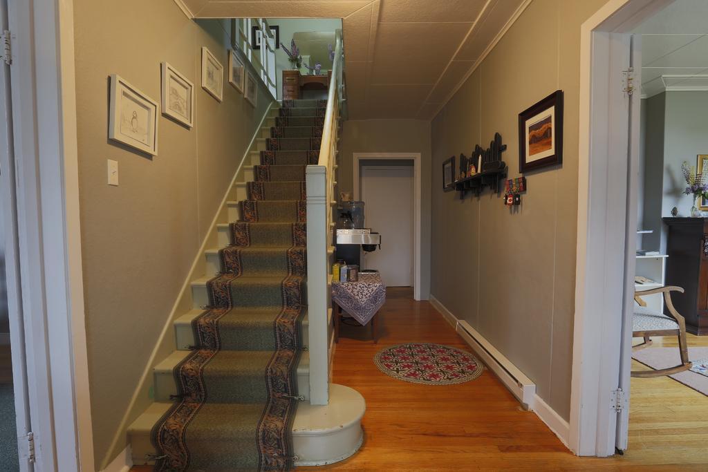 Meems Elliston B&B Exterior foto
