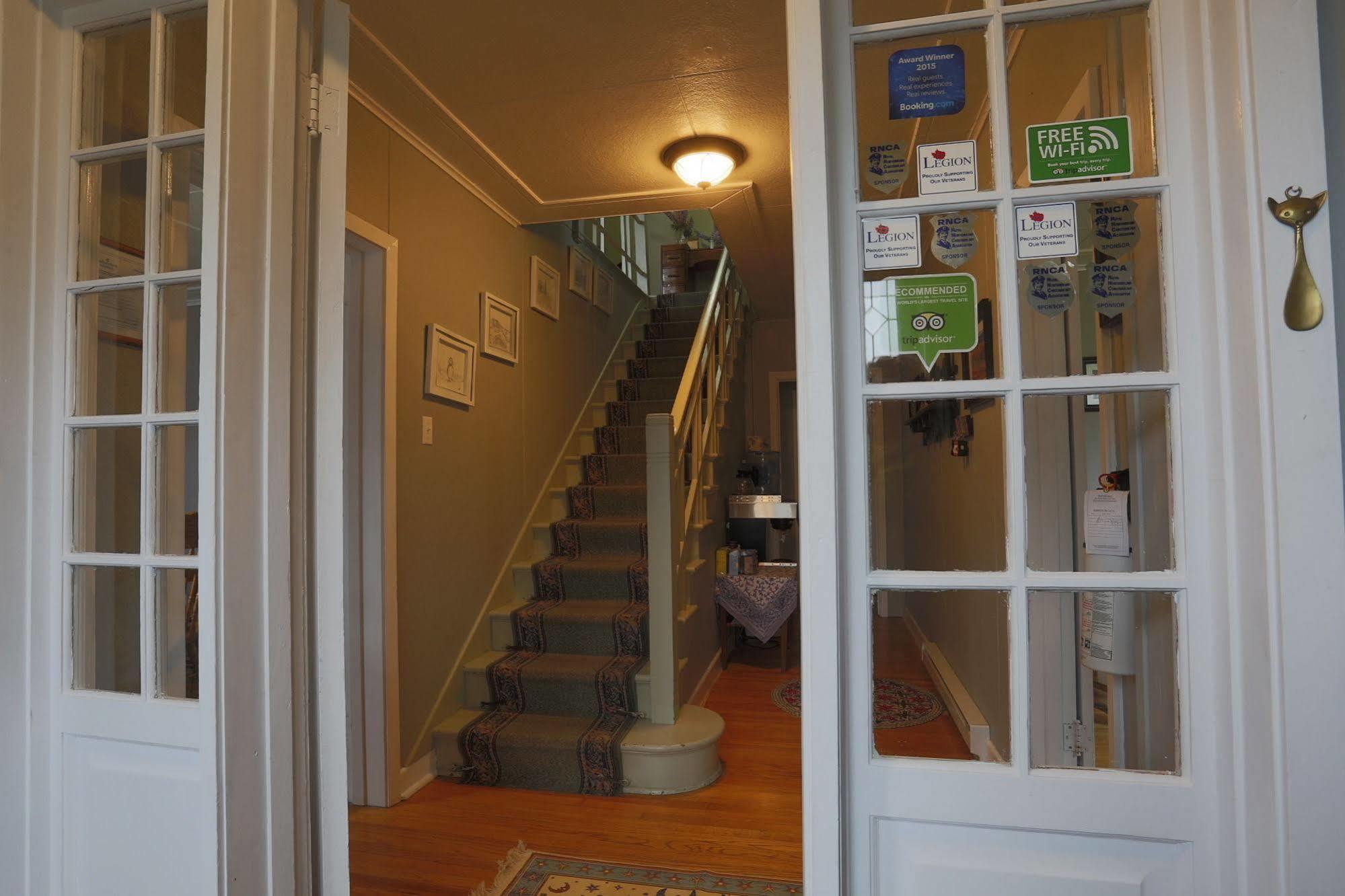 Meems Elliston B&B Exterior foto